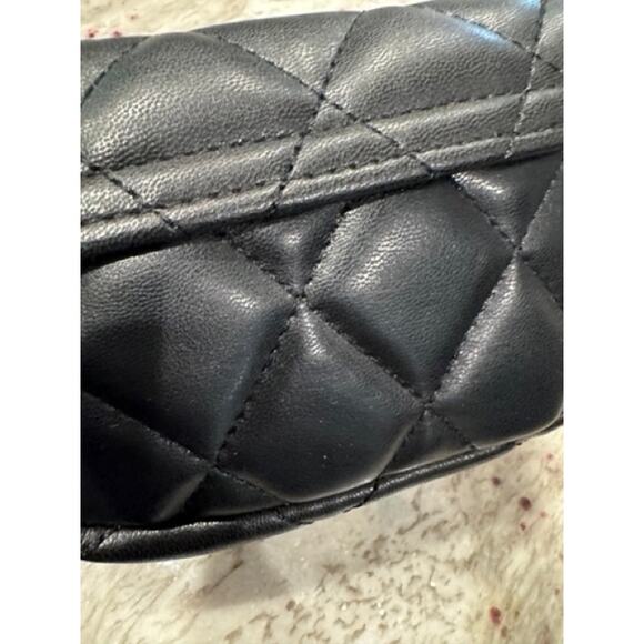 NEW Badgley Mischka Black Chain Quilted Chained Crossbody Mini Purse - Picture 7 of 8